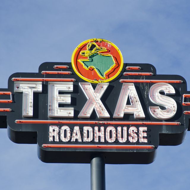 Texas Roadhouse CEO gives up salary and bonus for the rest of the year to pay ‘front-line’ workers feeling the shutdown squeeze