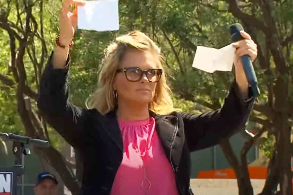 TX Gov. Abbott issues executive order freeing salon owner Shelley Luther from jail