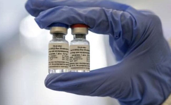 WHO Vows To "Review" Russian COVID-19 Vaccine, Top US Scientist Slams Putin's "Reckless" Move