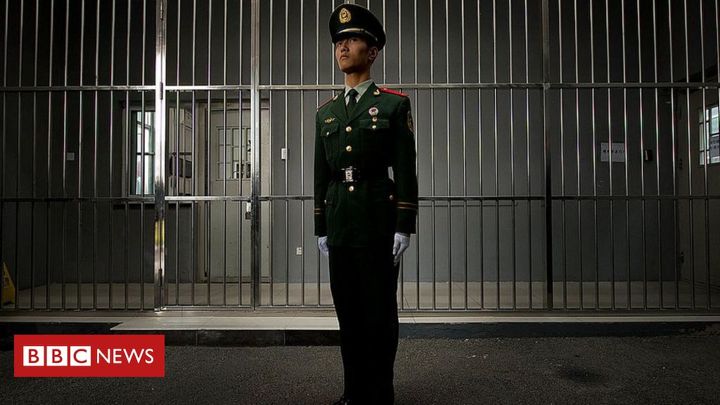Zhang Yuhuan: Chinese court clears man of murder after 27 years in prison