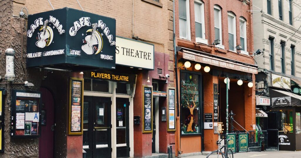 NYC Theaters Sue de Blasio, Cuomo Over COVID Closures