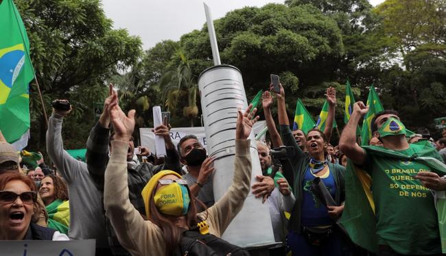 "We're Not Guinea Pigs!" - Brazilians Protest São Paulo Governor's Mandatory Vaccination Push
