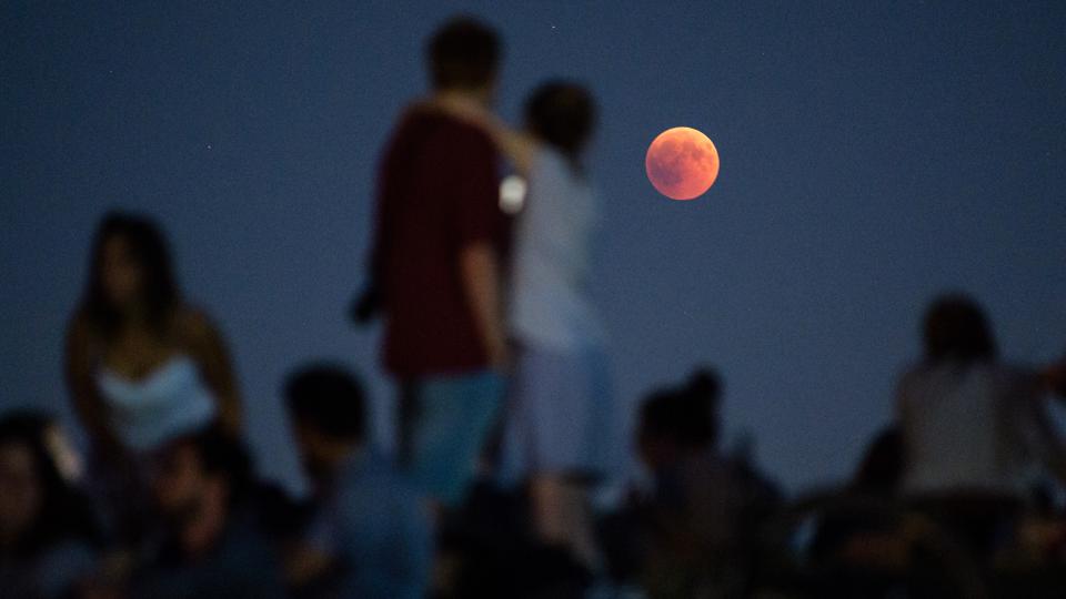 ‘Blood Moon’ 2021: How, When And Where To See A Spooky Red Moon Eclipse This Year With Your Naked Eyes