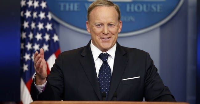 Sean Spicer unloads on Politico’s Sam Stein over the ‘open secret’ that an Axios reporter is dating a senior Biden press aide