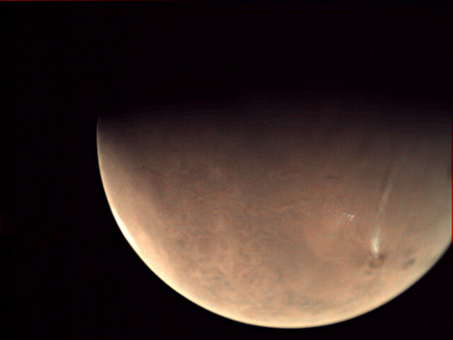 We Finally Know What's Going on With That Weird, Long, Recurring Cloud on Mars