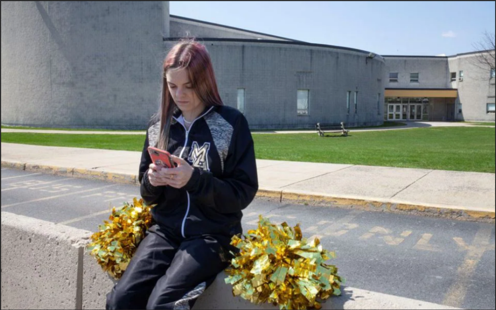 Case of teenage girl banned from school cheerleading squad over Snapchat post major test for US free speech