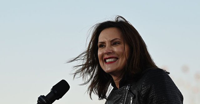 Gretchen Whitmer Asks Michigan Residents to Avoid Indoor Dining for Two Weeks