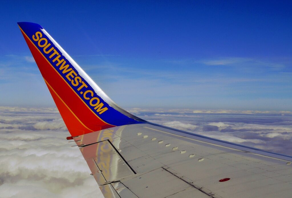 Southwest Pilot Goes Balls-Out! – Is Accused of Flashing Genitals Mid Flight