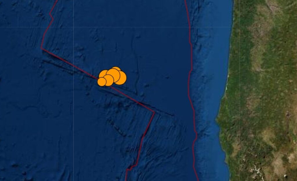 We are nearing a big Cascadia rupture as a swarm of strong earthquakes hits the subducting Juan de Fuca Plate!