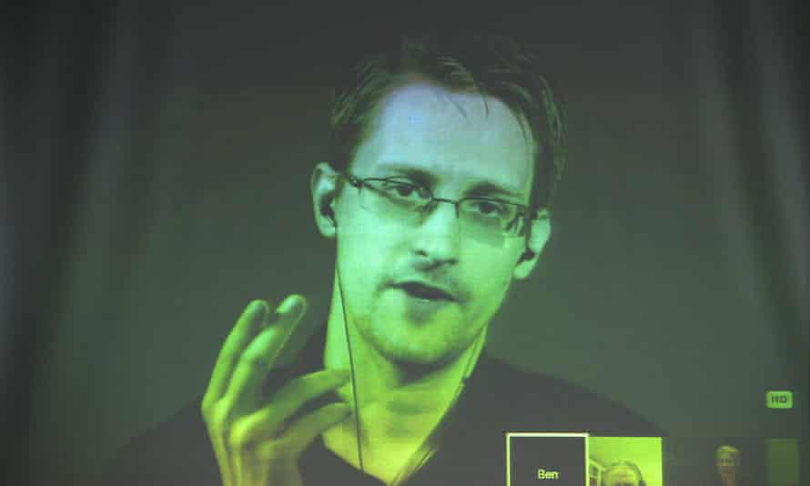 Snowden Docs Reveal That Extraterrestrials Control the US Government