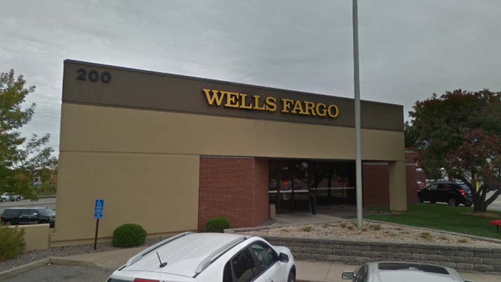 Suspect in custody after 8-hour-long hostage situation at Wells Fargo bank in Minnesota