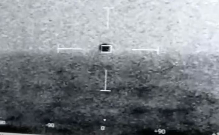Incredible US Navy Footage Of A UFO “Diving” Underwater Has Been Published