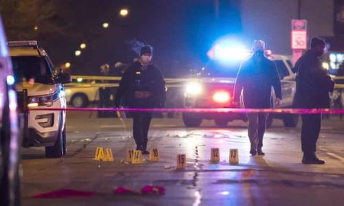 48 Shot, Including 2 Police Officers In Another Out Of Control Chicago Weekend