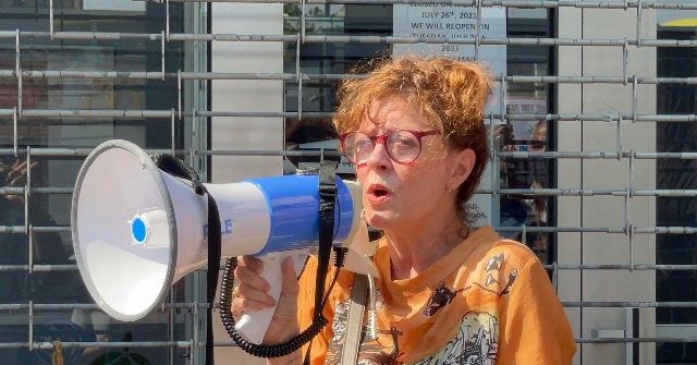 Susan Sarandon Leads Protest Against Squad at AOC’s Office: ‘We’re Losing Hope’ You Won’t Get Medicare for All