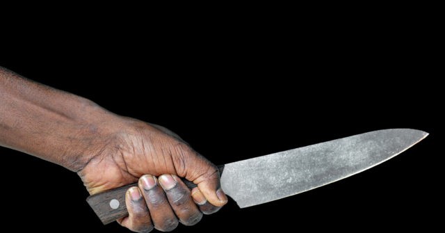 'I Kill You’ Somali Armed with Knives Shot by Police After Attacking Man
