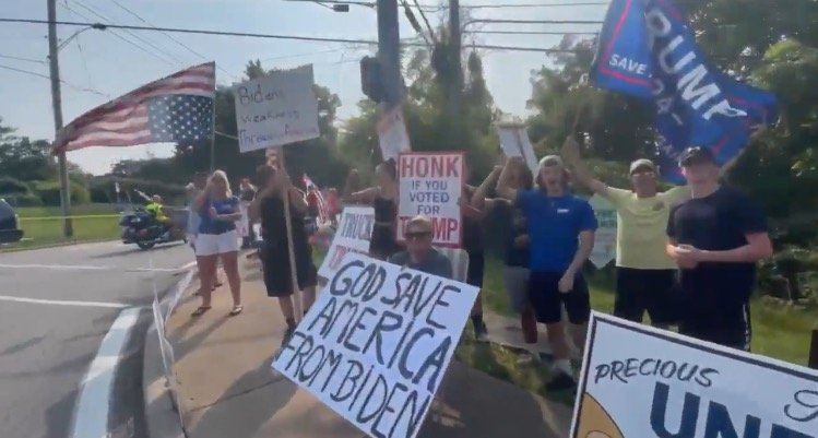 “Trump Won! – Biden is the Big Lie!” – Trump Supporters Line the Street to Protest Joe Biden’s Visit to Cincinnati (VIDEO)