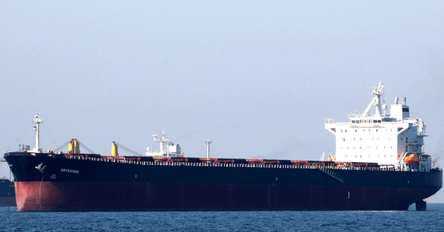 Report: Chinese Company ‘a Central Player’ in Shipping Sanctioned Iranian, Venezuelan Oil