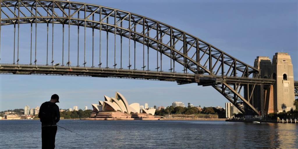 Sydney COVID lockdown extended as double-dip recession fears grow