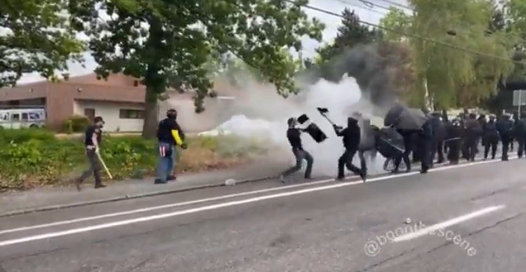 Proud Boys and Antifa Clash in Portland: Smoke Bombs and Fireworks Launched – Antifa Goons Run Away Like Cowards (VIDEOS)