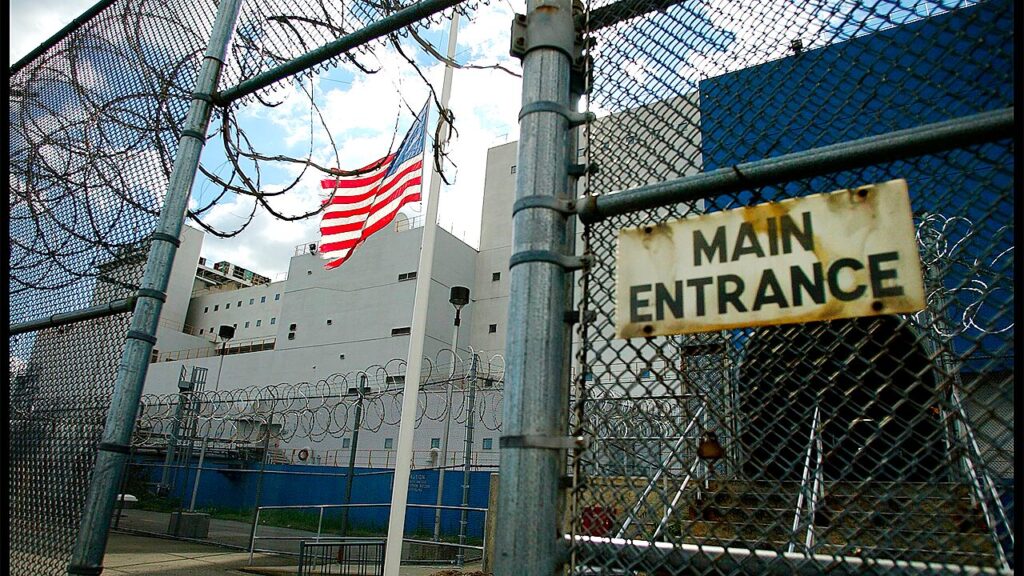 NYC Mayor de Blasio 'criminally negligent' for dangerous Rikers Island conditions, corrections union boss says