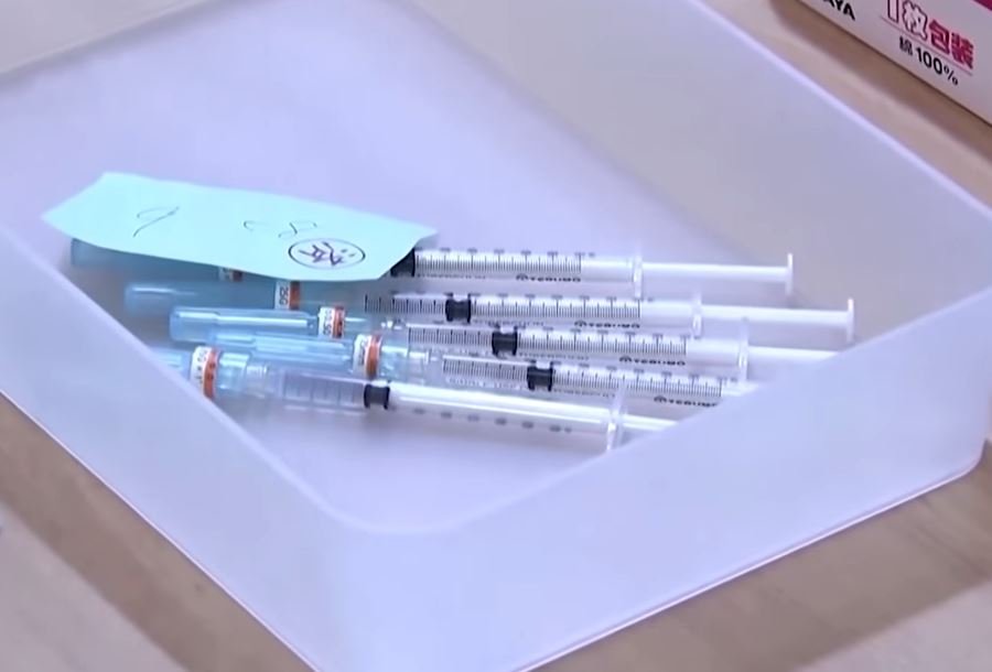 Moderna Recalls 1.63 Million Doses of COVID-19 Vaccine in Japan After Stainless Steel Contaminants Found in Vials