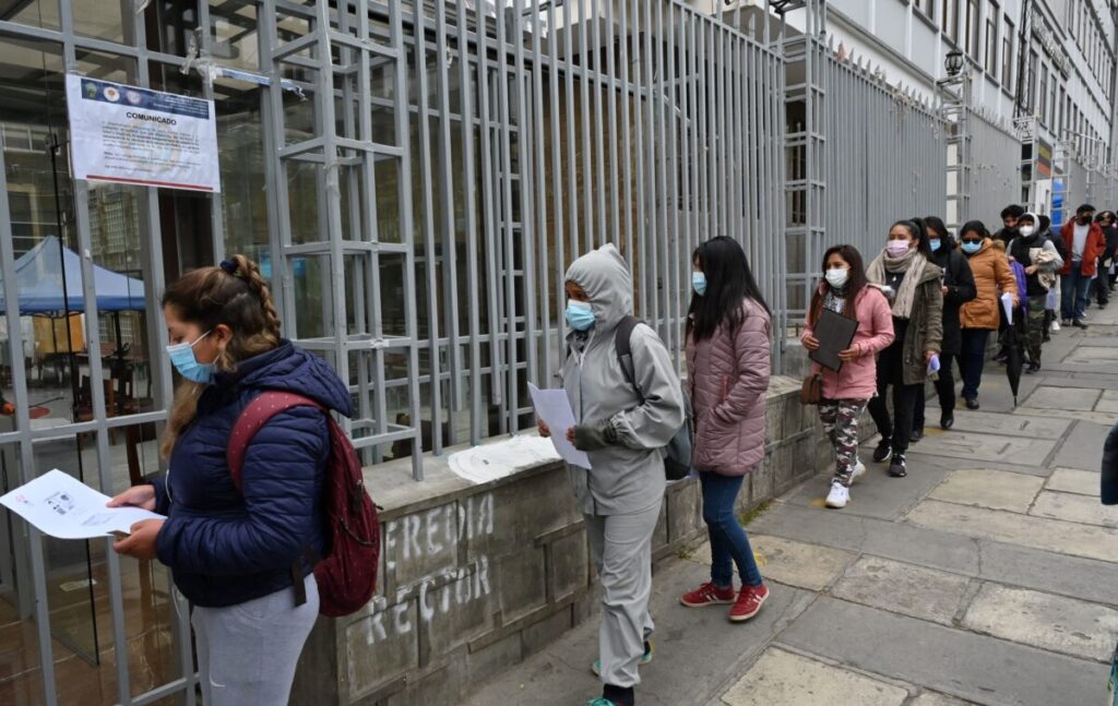 Bolivians Exasperated With Socialist Government’s Vaccine Distribution Program