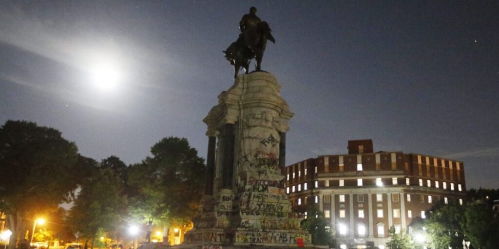 Virginia to Remove 21-ft. Robert E. Lee Statue on Wednesday