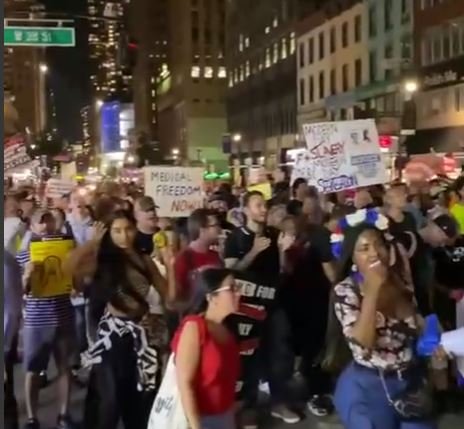 HUNDREDS of New Yorkers March in Manhattan Chanting “F**k Joe Biden – And DeBlasio” (VIDEO)