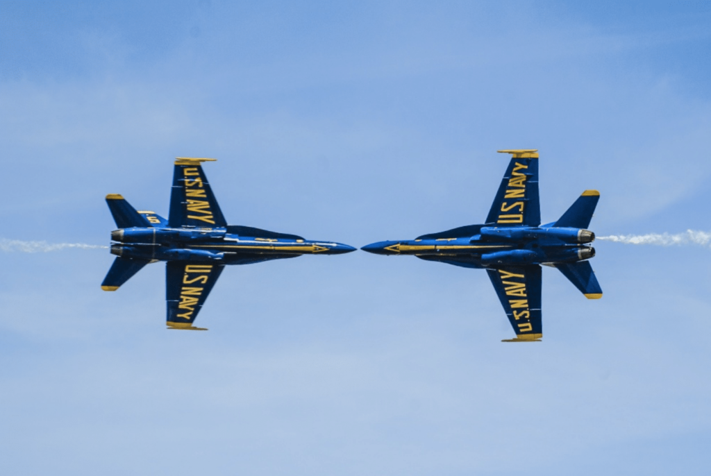 Pics/Vids: Blue Angels fighter jet makes emergency landing at CO air show