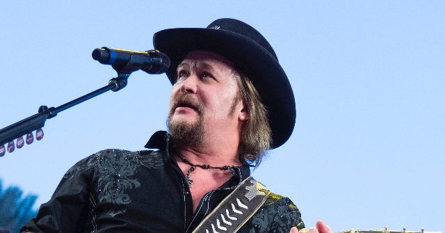 Country Star Travis Tritt Refuses to Play Venues with Vaccine Requirement: ‘Putting My Money Where My Mouth Is’