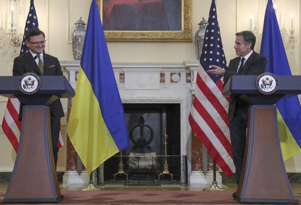 US seeks balance as fears grow Russia may invade Ukraine