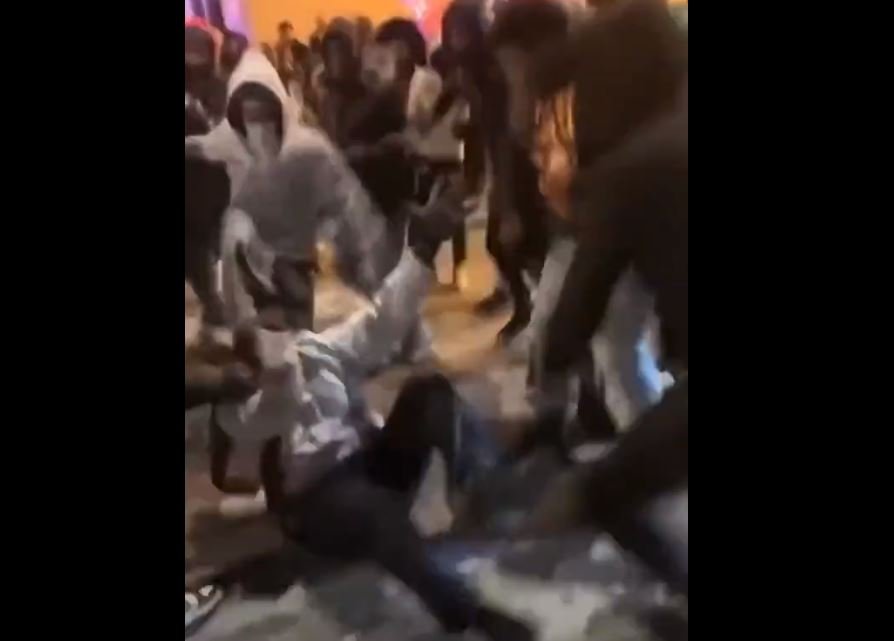 https://www.thegatewaypundit.com/2021/12/chicago-group-youths-beat-kick-stomp-bus-driver-inspecting-bus-video/