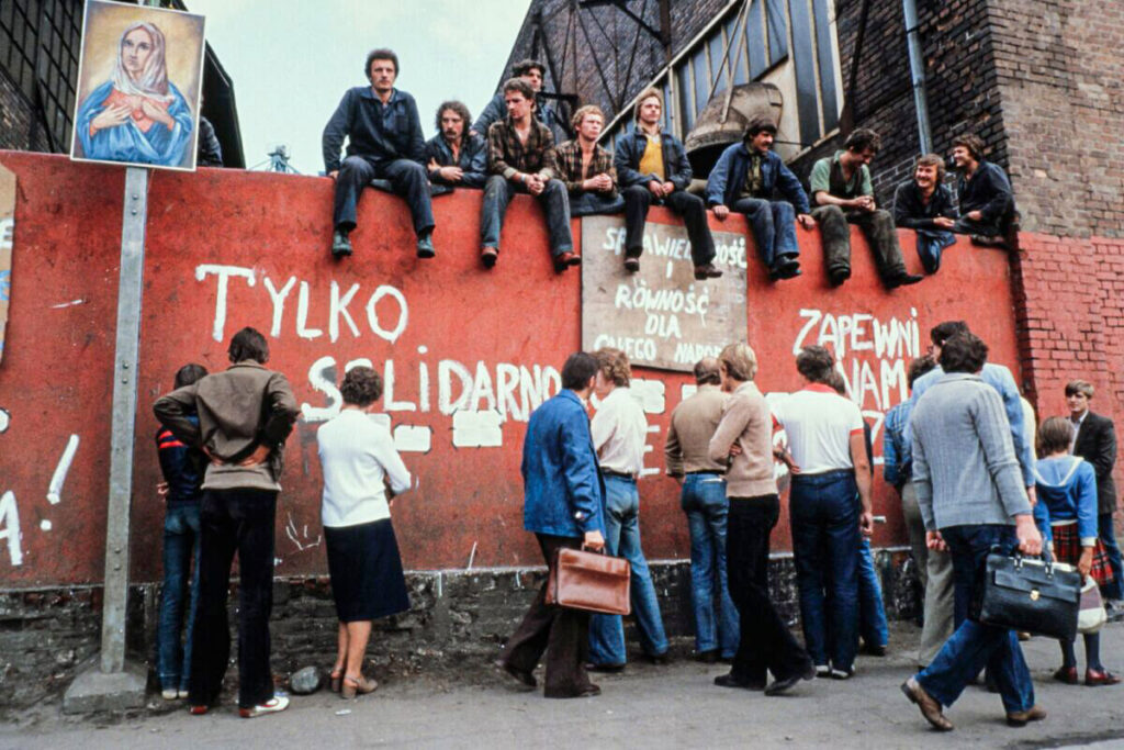 Victims Expose True Face of Communism on 40th Anniversary of Imposing Martial Law in Poland