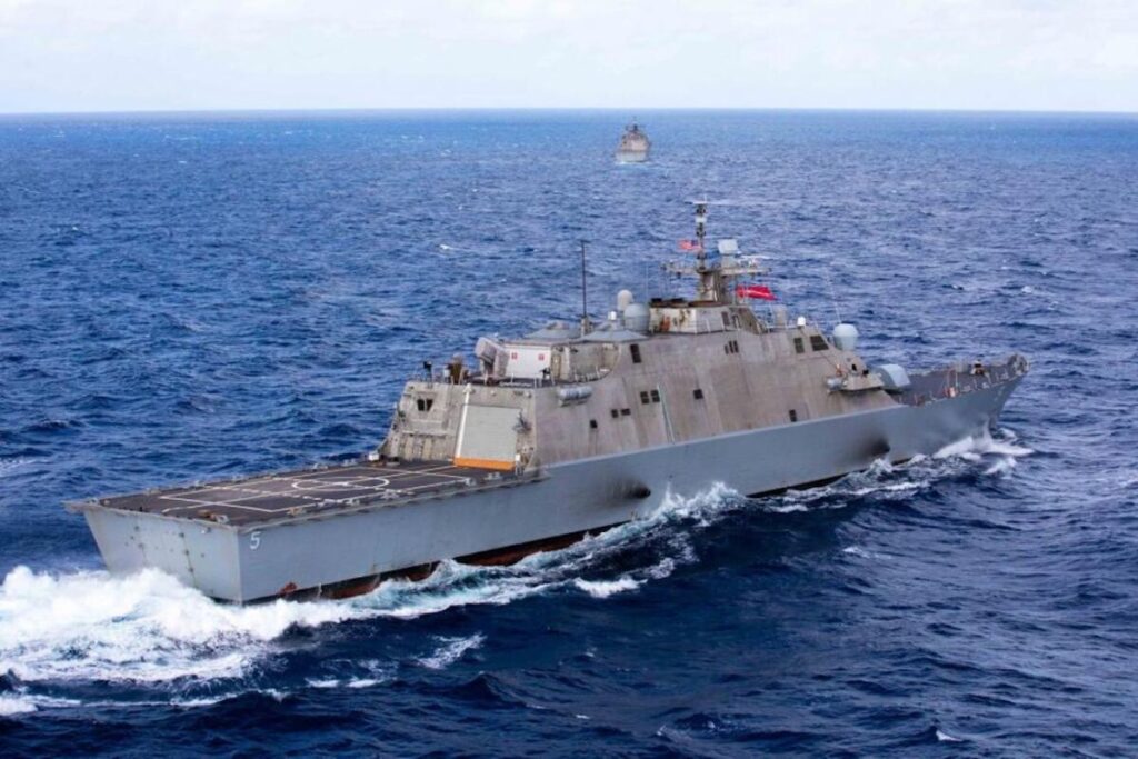 US Navy Warship Pauses Deployment After COVID-19 Outbreak Among ‘100 Percent Immunized’ Crew