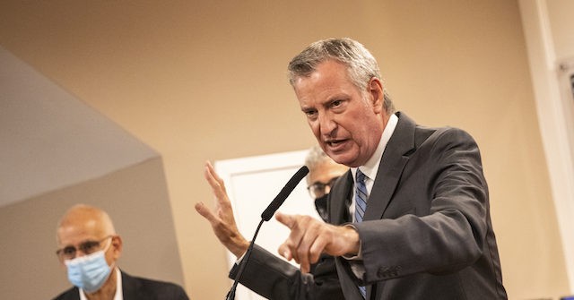 Bill de Blasio Proposes Rule to ‘Silence’ Parents Critical of NYC Education Policies
