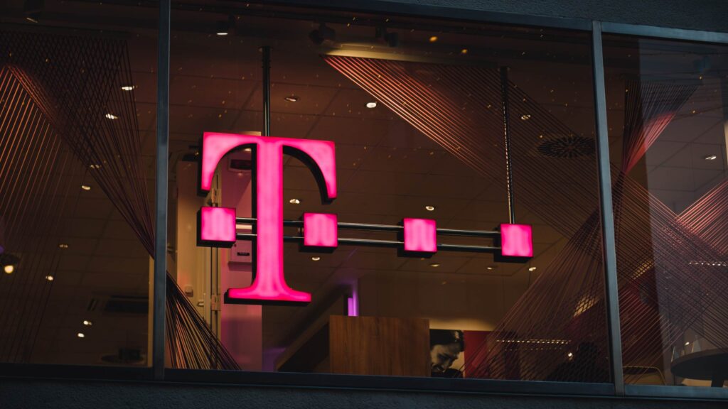EXCLUSIVE: T-Mobile Will Terminate Employees Who Do Not Become Fully Vaccinated