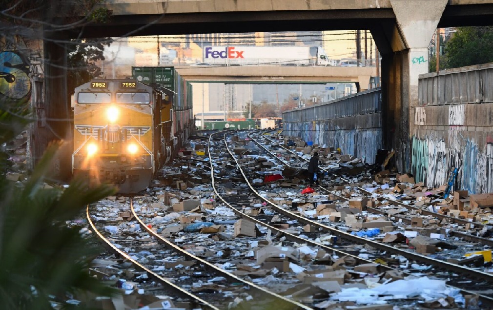 Amazon, UPS, and FedEx Packages Ransacked and Stolen From Los Angeles Trains