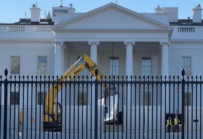Why Are Concrete Walls Being Constructed Around The White House?