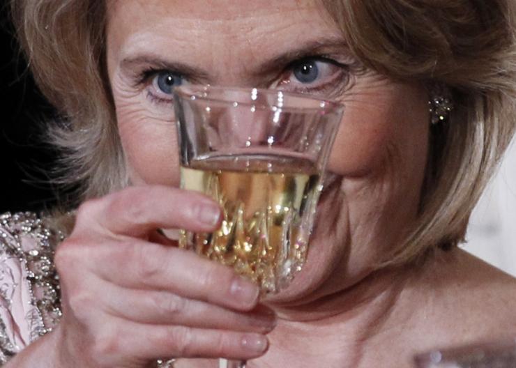 Hillary Deletes Tweet Where She Miscounts Number of Senate Votes on Filibuster – One Too Many Cocktails?