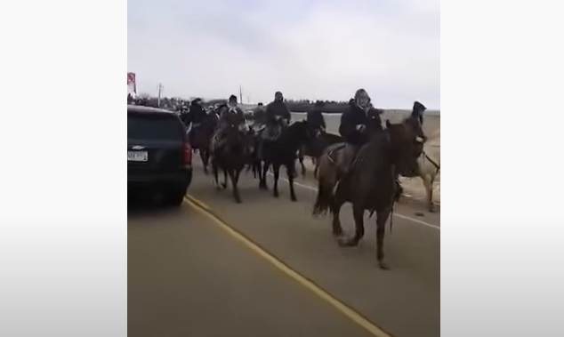 Hundreds Arrive on Horseback to Support Trucker Protest at US-Canada Border Crossing