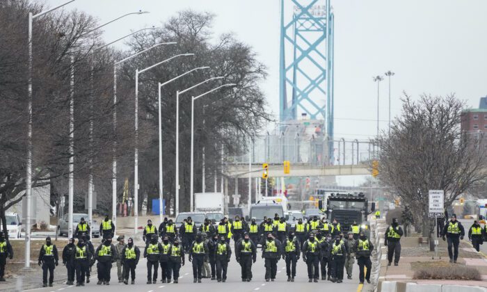 BREAKING: Police Begin Arresting Freedom Convoy Protesters At Ambassador Bridge