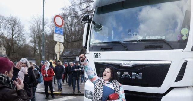 ‘They Can’t Stop Us’: Freedom Convoy Rolls into EU’s Capital Despite Government Ban