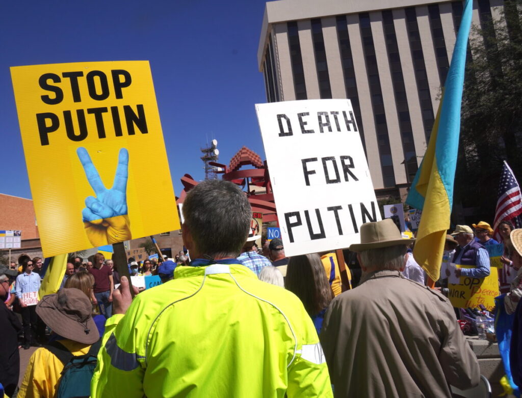 Hundreds Rally in Arizona to Protest Against ‘Russian Aggression’ in Ukraine