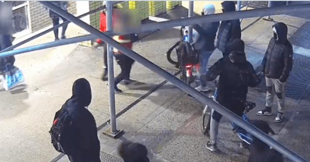 VIDEO: NYC Delivery Person Attacked by Eight Men, Police Say
