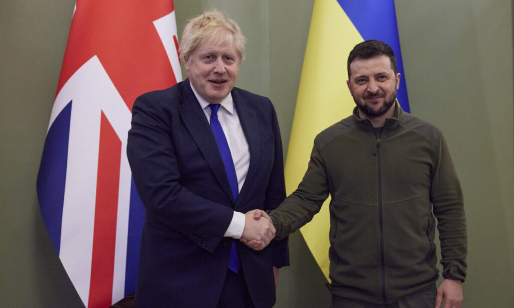 UK to Send Armored Vehicles, Anti-Ship Missiles to Ukraine as Johnson Meets Zelenskyy in Kyiv