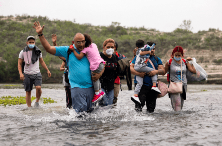 Univision Airs Segment Teaching Illegal Immigrants How to Swim Across Rio Grande River