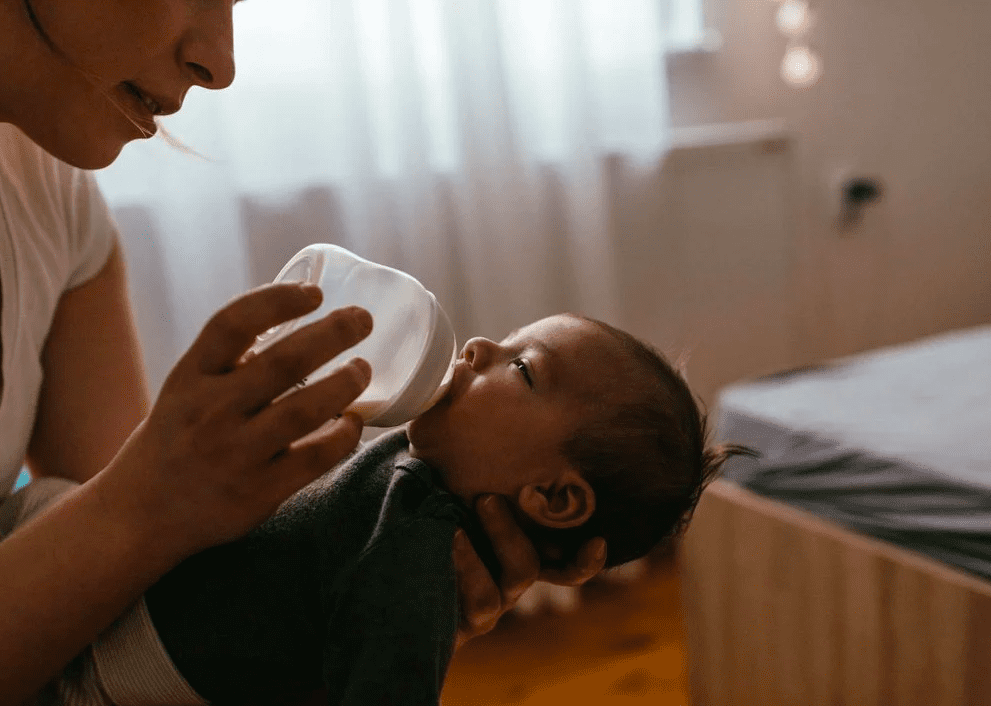 PARENTS of BABIES PANIC! Biden Shortages Create Nightmare for Moms Paying $120 For Single Can of Formula… Forced To Buy Formula They Know Will Make Babies SICK!