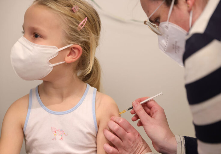 FDA Sidelines Own Vaccine Advisers To Approve COVID Boosters for Children