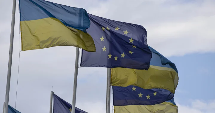 Ukraine now a candidate for European Union membership, bloc decides