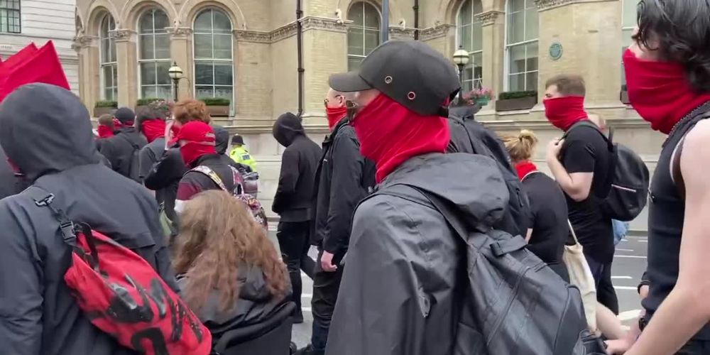 'Stalin, Che Guevara, Ho Chi Minh': Antifa marches in London praising their heroes